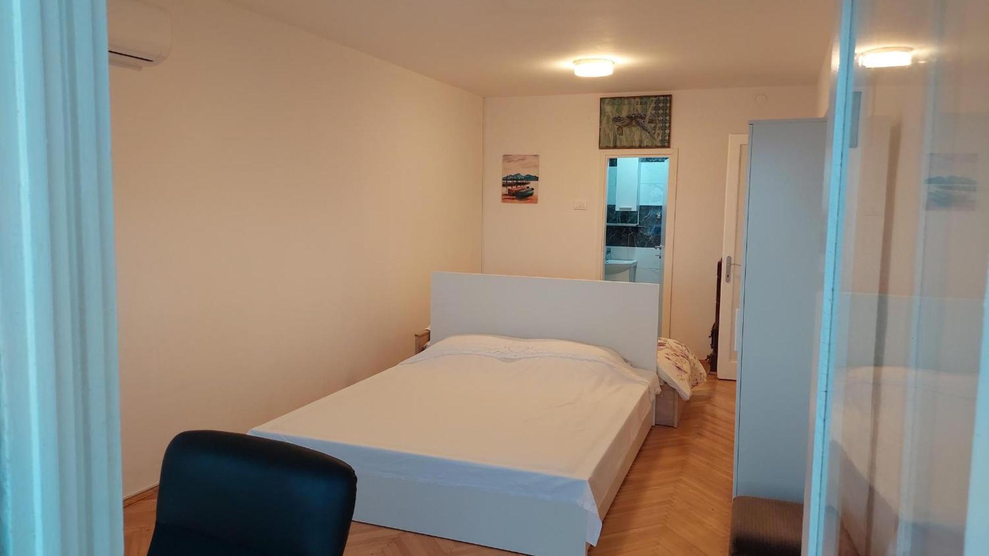 Room With Private Toilet And Balcony In City Center In Shared Apartment Сплит Экстерьер фото