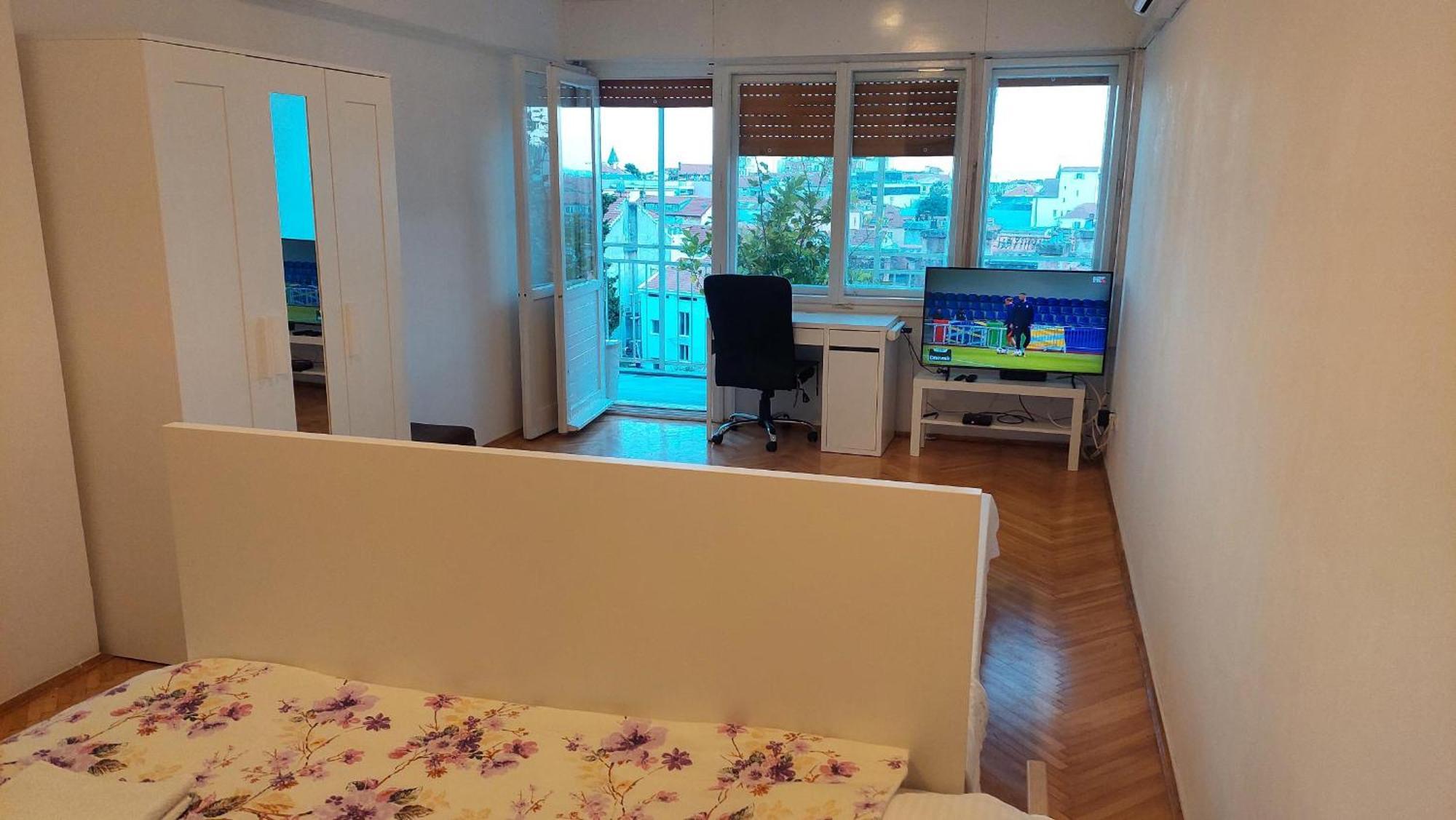 Room With Private Toilet And Balcony In City Center In Shared Apartment Сплит Экстерьер фото